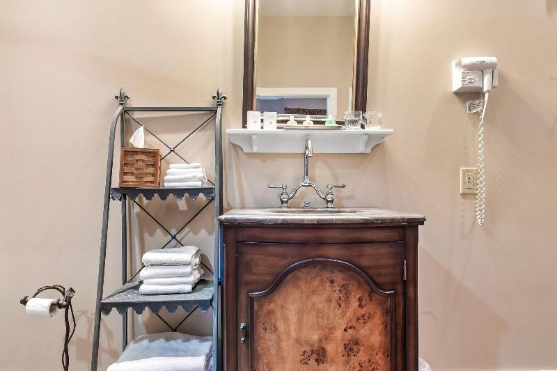 Laurel Valley Mountain Retreat image