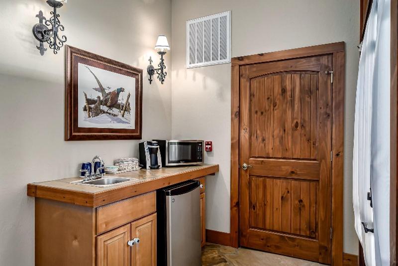 Laurel Valley Mountain Retreat image