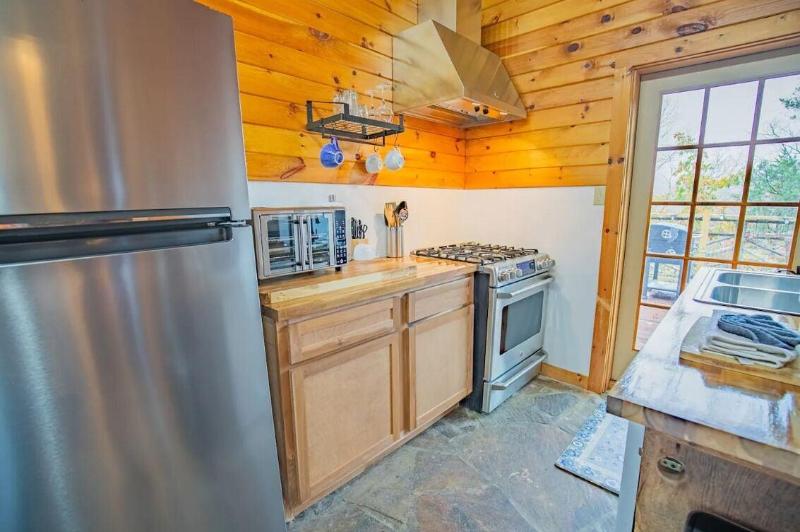 Laurel Valley Mountain Retreat image