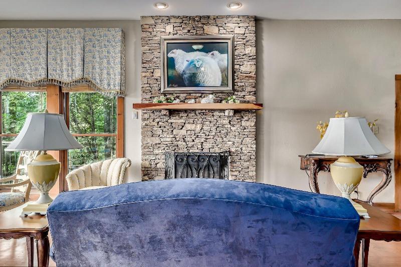 Laurel Valley Mountain Retreat image