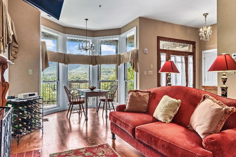 Laurel Valley Mountain Retreat image