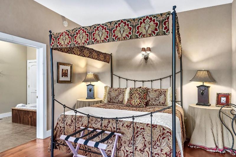 Laurel Valley Mountain Retreat image