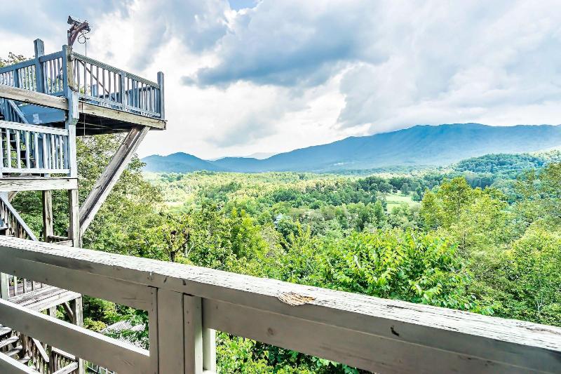 Laurel Valley Mountain Retreat image