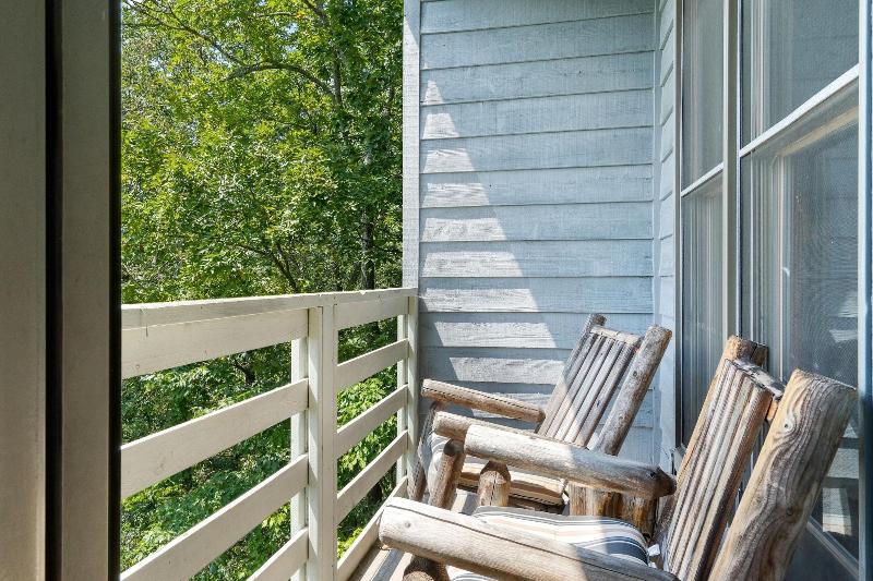 Laurel Valley Mountain Retreat image