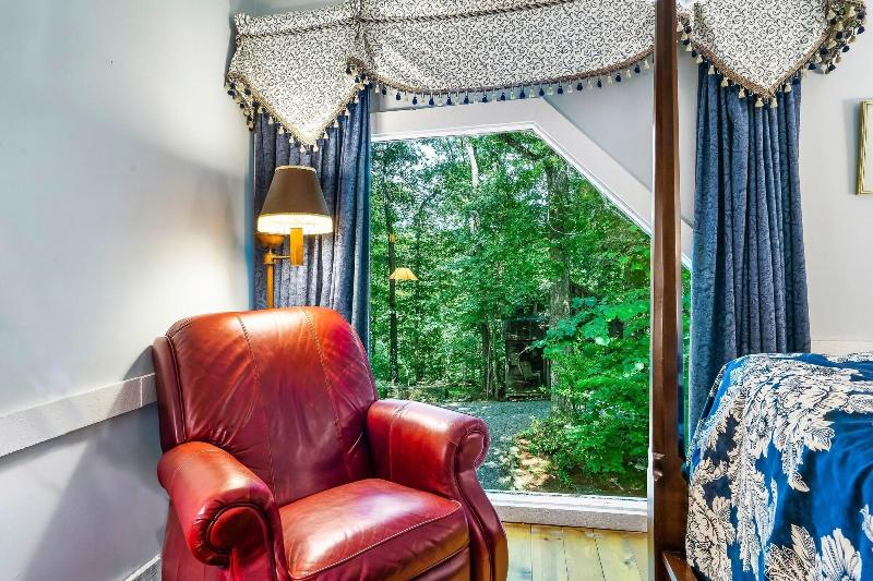 Laurel Valley Mountain Retreat image