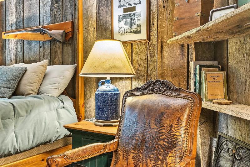 Laurel Valley Mountain Retreat image