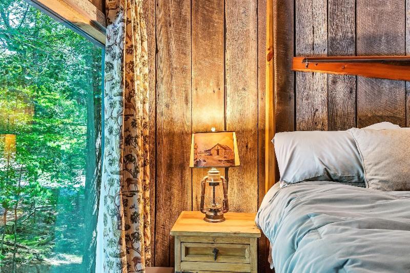 Laurel Valley Mountain Retreat image