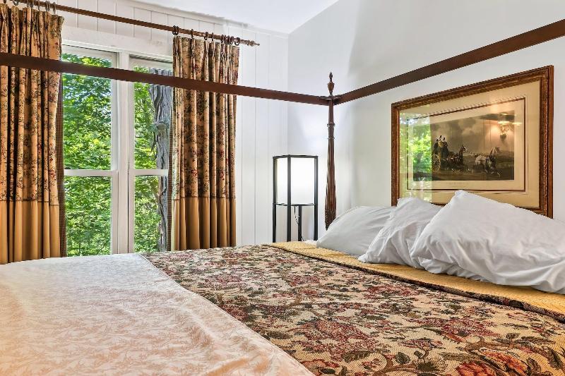 Laurel Valley Mountain Retreat image