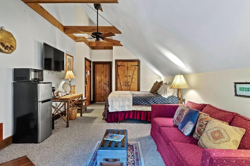 Laurel Valley Mountain Retreat image