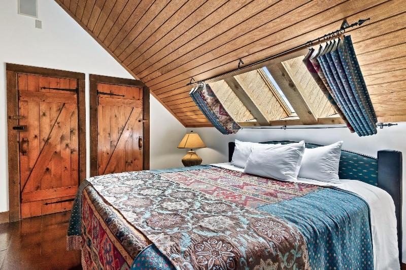 Laurel Valley Mountain Retreat image