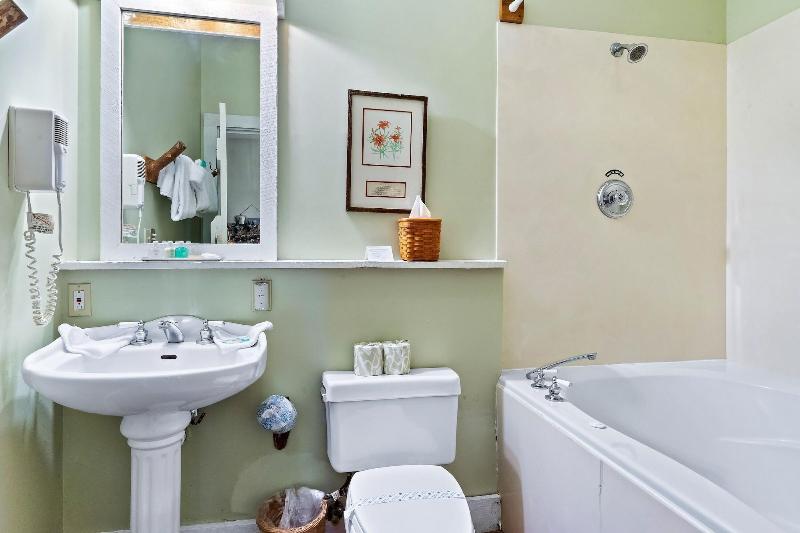 Laurel Valley Mountain Retreat image