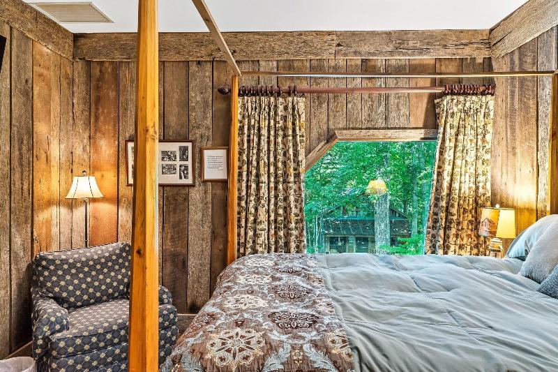 Laurel Valley Mountain Retreat image
