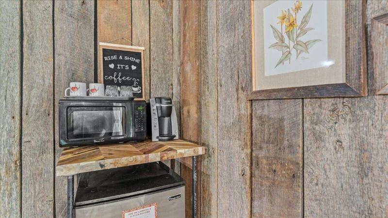 Laurel Valley Mountain Retreat image