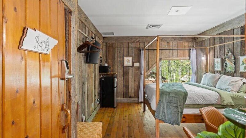 Laurel Valley Mountain Retreat image