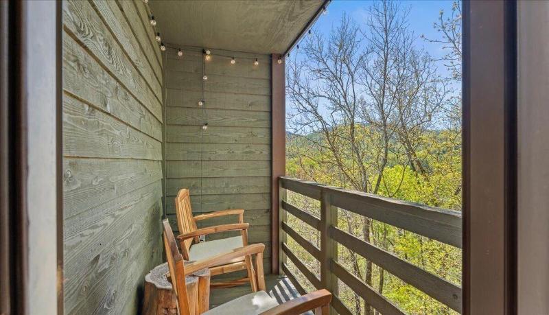 Laurel Valley Mountain Retreat image