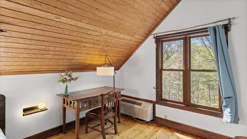 Laurel Valley Mountain Retreat image