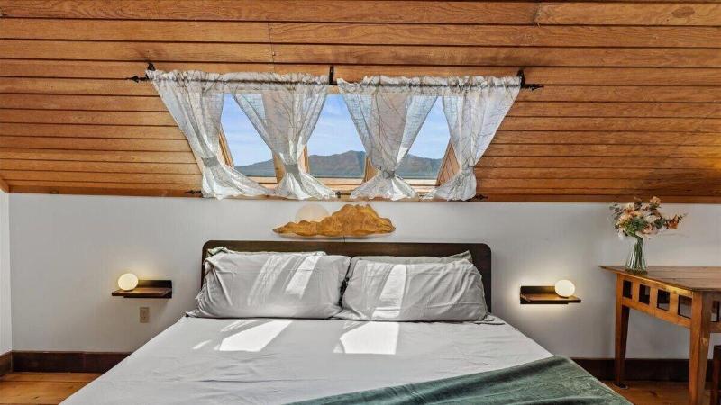 Laurel Valley Mountain Retreat image