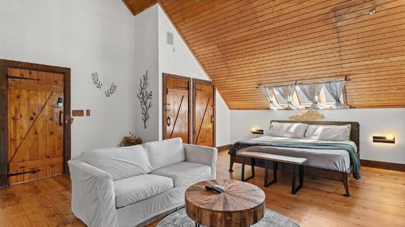Laurel Valley Mountain Retreat image