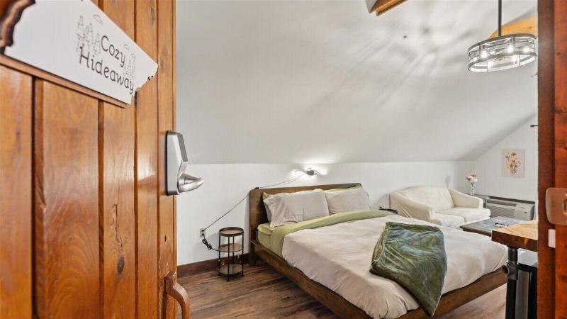 Laurel Valley Mountain Retreat image