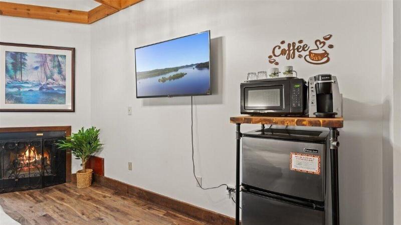 Laurel Valley Mountain Retreat image