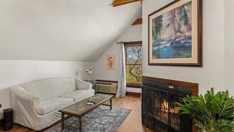 Laurel Valley Mountain Retreat image