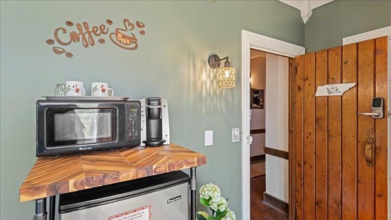 Laurel Valley Mountain Retreat image