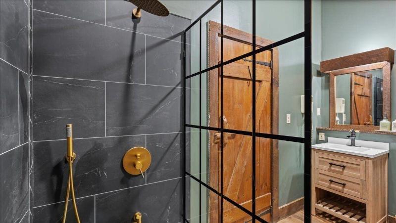 Laurel Valley Mountain Retreat image