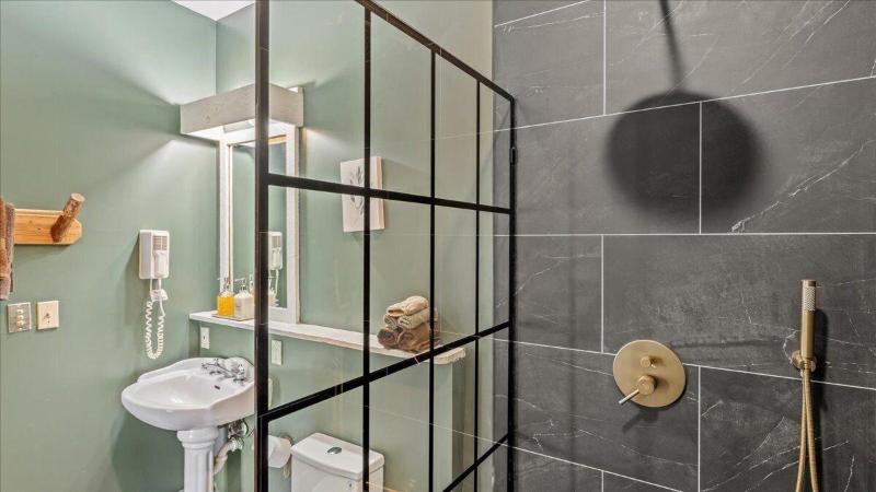 Laurel Valley Mountain Retreat image