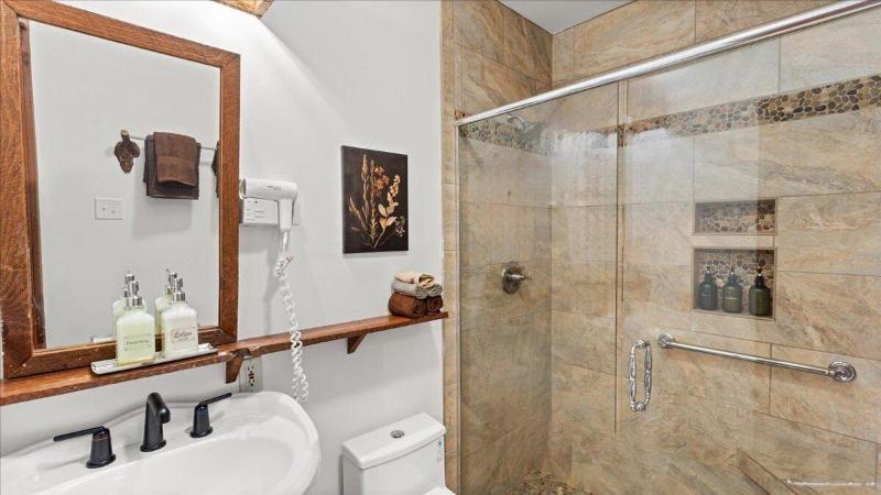 Laurel Valley Mountain Retreat image