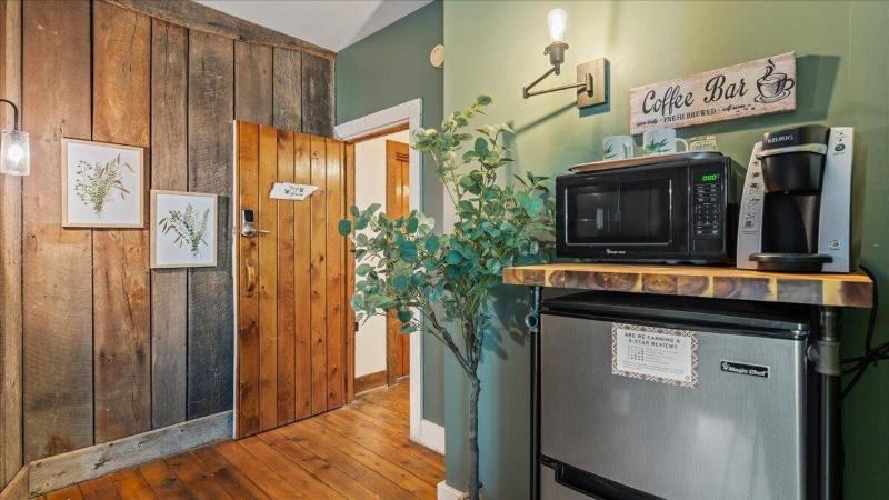 Laurel Valley Mountain Retreat image