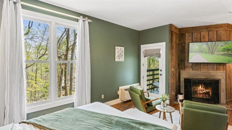 Laurel Valley Mountain Retreat image