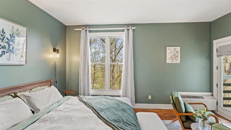 Laurel Valley Mountain Retreat image