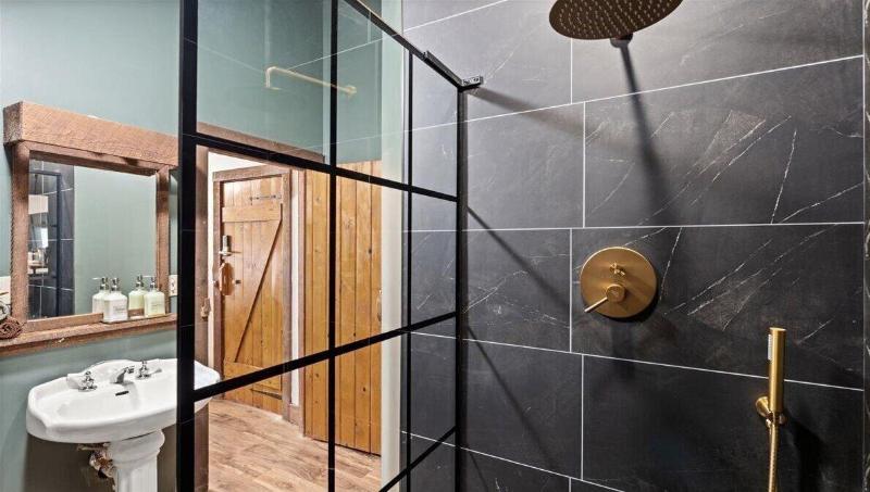 Laurel Valley Mountain Retreat image