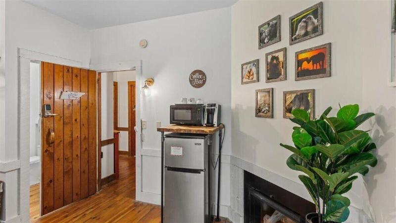 Laurel Valley Mountain Retreat image