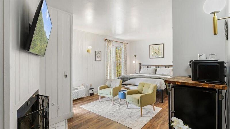 Laurel Valley Mountain Retreat image