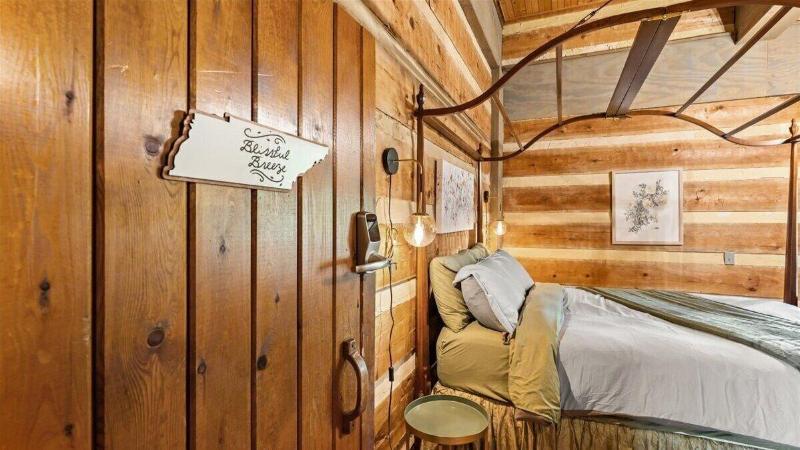 Laurel Valley Mountain Retreat image