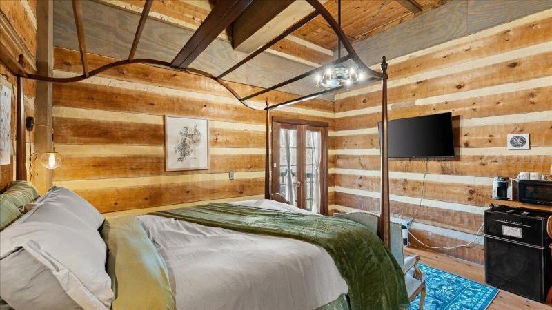 Laurel Valley Mountain Retreat image