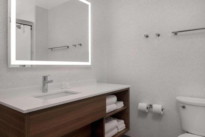 Home2 Suites By Hilton Sheboygan image