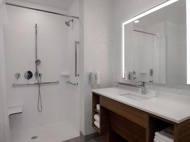 Home2 Suites By Hilton Sheboygan image