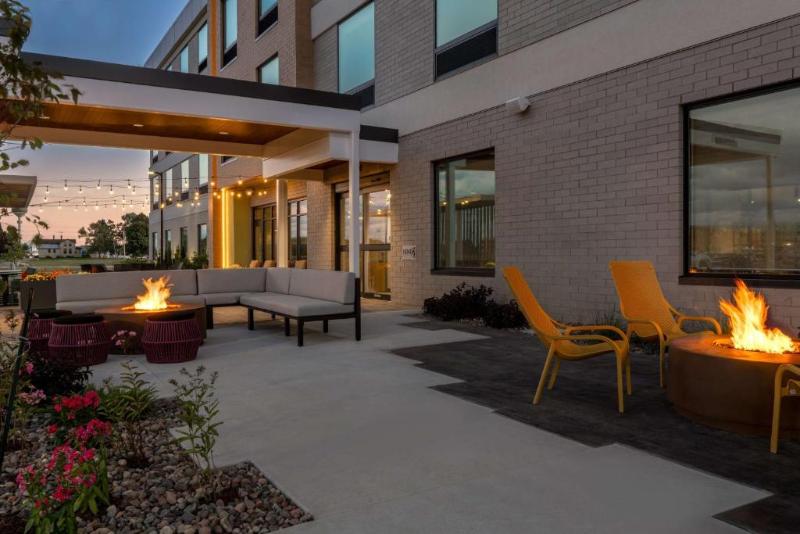 Home2 Suites By Hilton Sheboygan image
