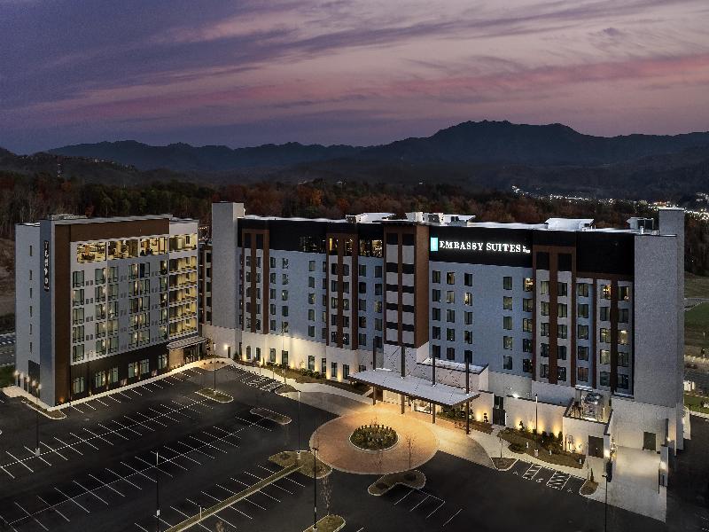 Embassy Suites by Hilton Pigeon Forge Resort image