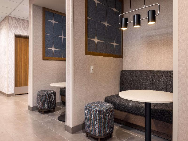 Hampton Inn & Suites By Hilton Cottonwood image