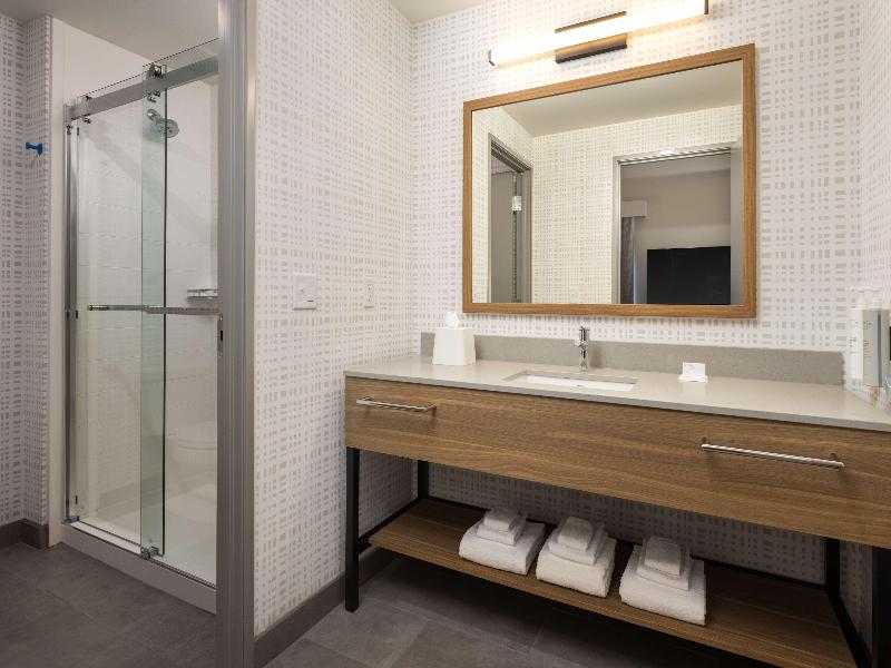 Hampton Inn & Suites By Hilton Cottonwood image