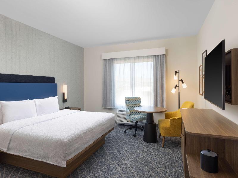 Hampton Inn & Suites By Hilton Cottonwood image