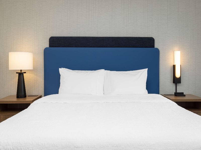 Hampton Inn & Suites By Hilton Cottonwood image