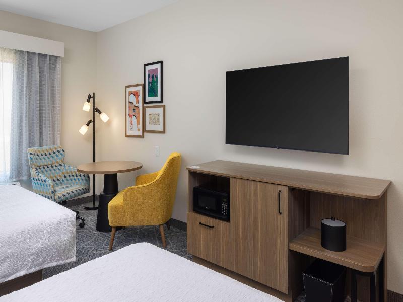 Hampton Inn & Suites By Hilton Cottonwood image