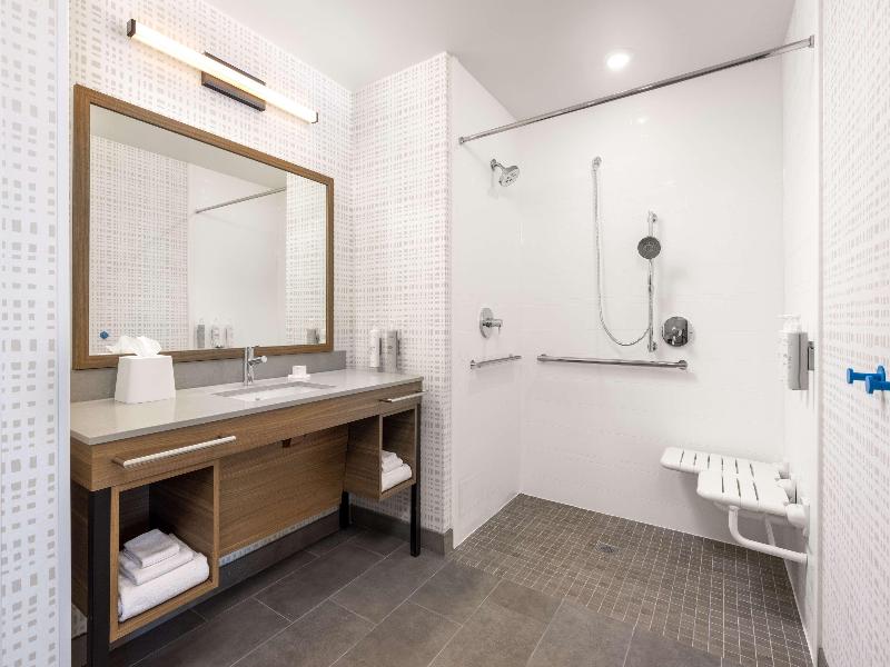 Hampton Inn & Suites By Hilton Cottonwood image