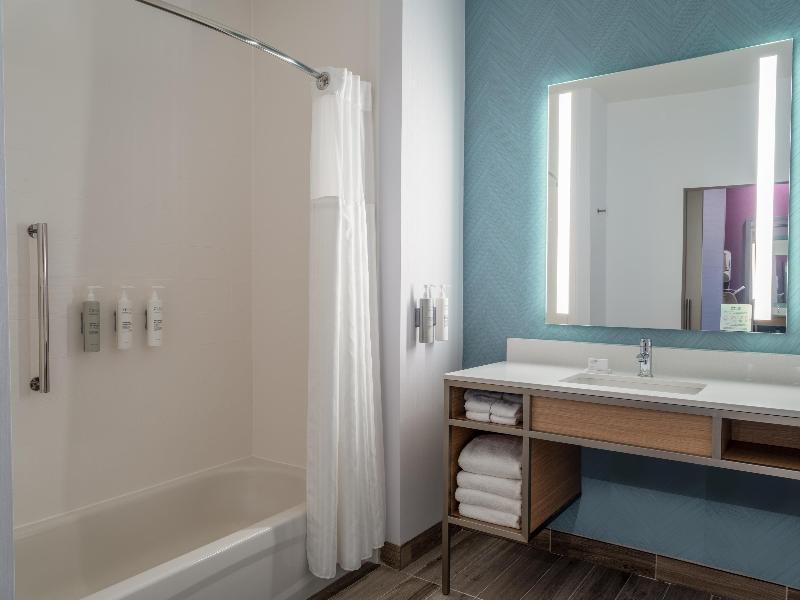 Hilton Garden Inn Austin Central image