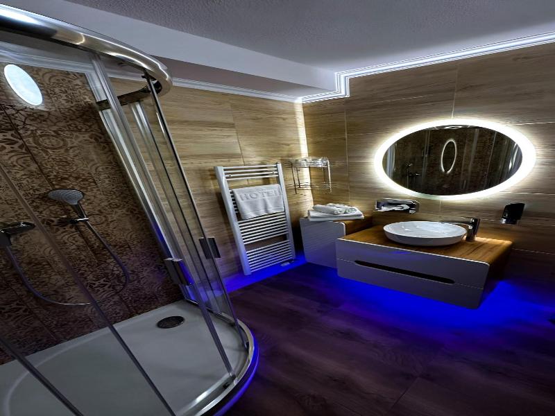 Wx Hotel image