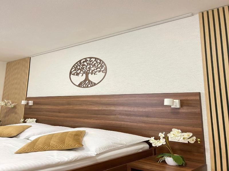 Wx Hotel image